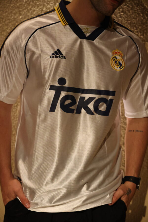 Real Madrid - 1999 - Local - Image 4