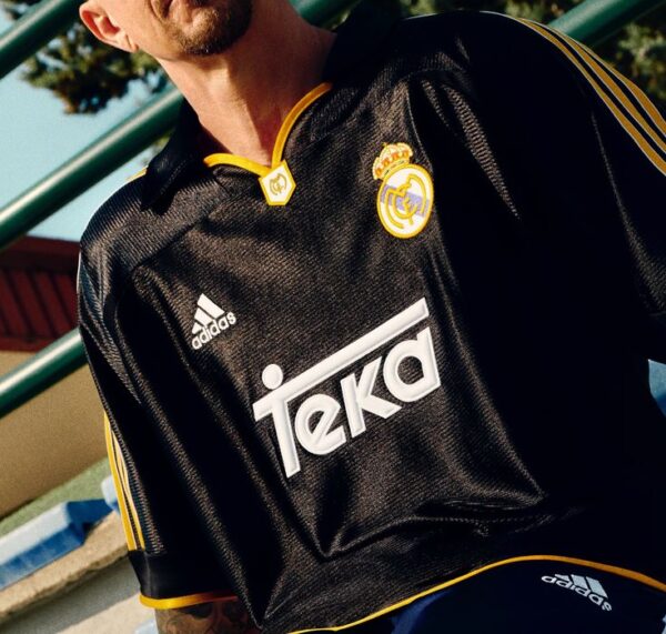 Real Madrid - 1999 - Visitante - Image 2