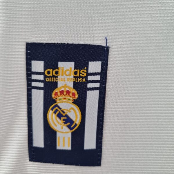 Real Madrid - 1999 - Local - Image 15